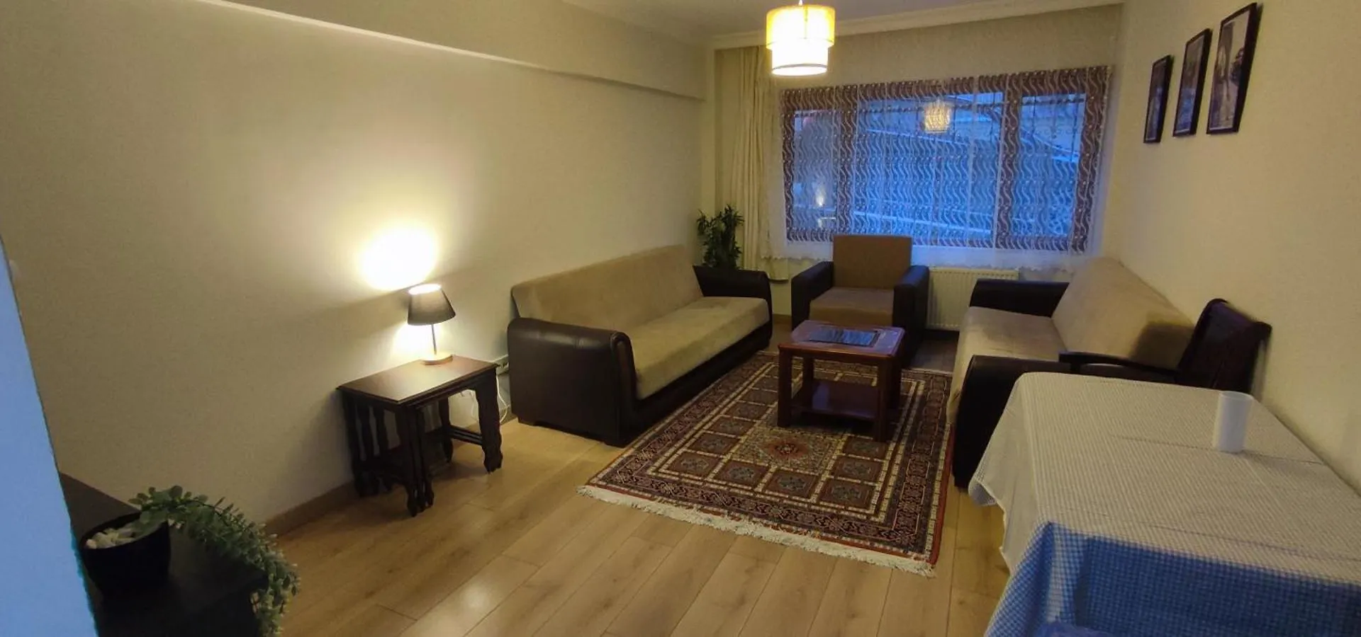 Cozy Apartment With Garden, 2 Bedroom And Very Close To Bosphorus Estambul
